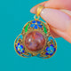 Pendentif ancien chinois en émail cloisonné, cabochon en verre rouge de Pékin